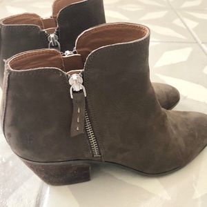 Frye Judith brown leather zip up ankle booties